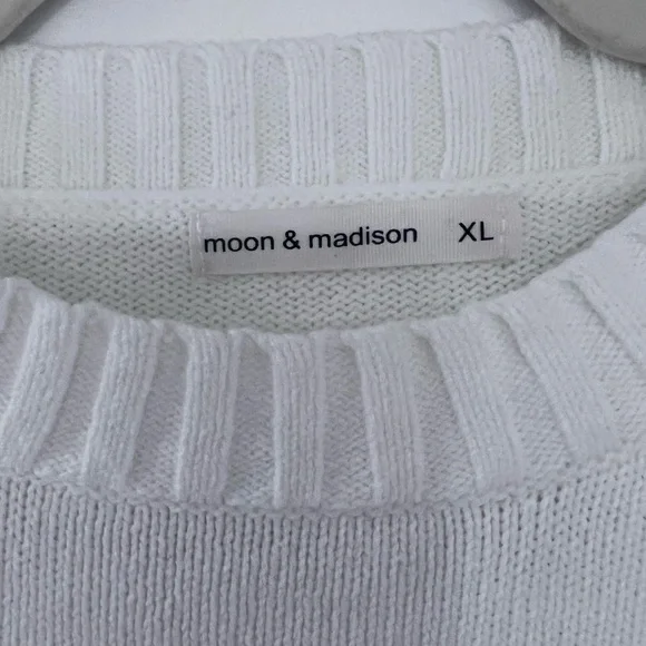 White Festive Sweater - Picture 2 of 3